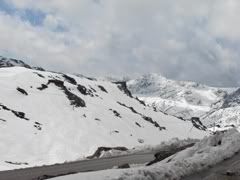 Road to Rhotang Pass way-to-rhotang-pass-manali-himachal-pradesh