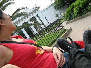 http://i654.photobucket.com/albums/uu268/Ana_Smith/A%20day%20in%20the%20city/DescansandoenunaplazaenlaRecoleta.jpg